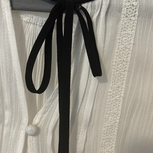 Women’s size small blouse - Picture 9 of 12